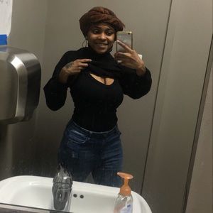 Meet your Posher, Jewel